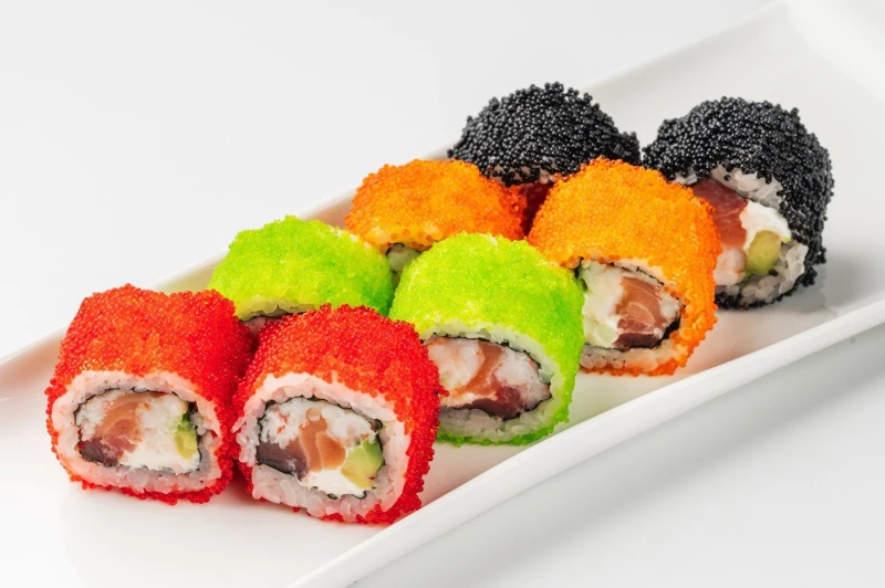 С четырьмя видами икры, крабом, лососем и тунцом