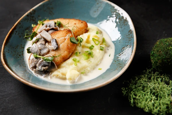 Куриные котлетки с картофельным пюре