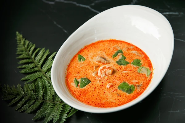 Том ям с морепродуктами