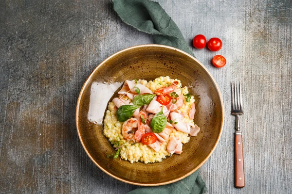 Паста птитим с креветками и кальмаром