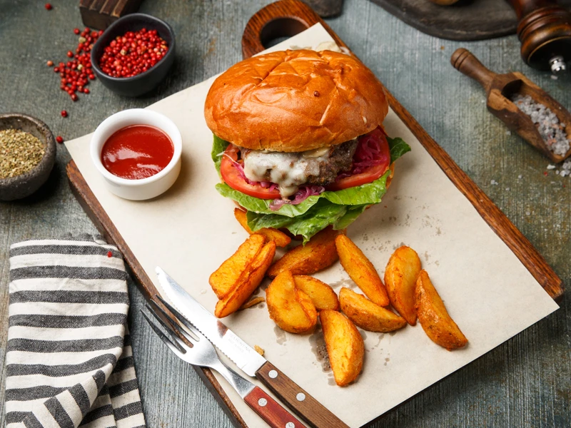 Фирменный бургер с говядиной