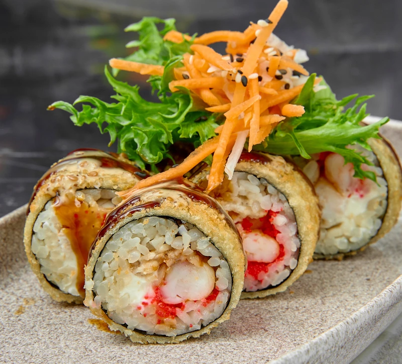 Темпурный с креветкой и угрем 