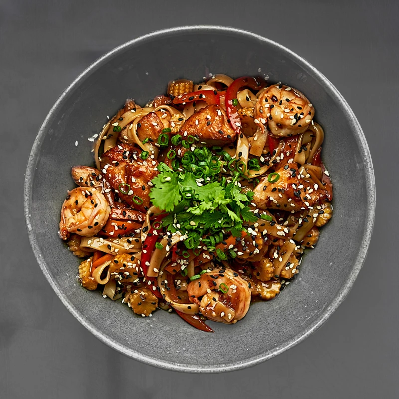 Пад-тай с курицей и большими креветками