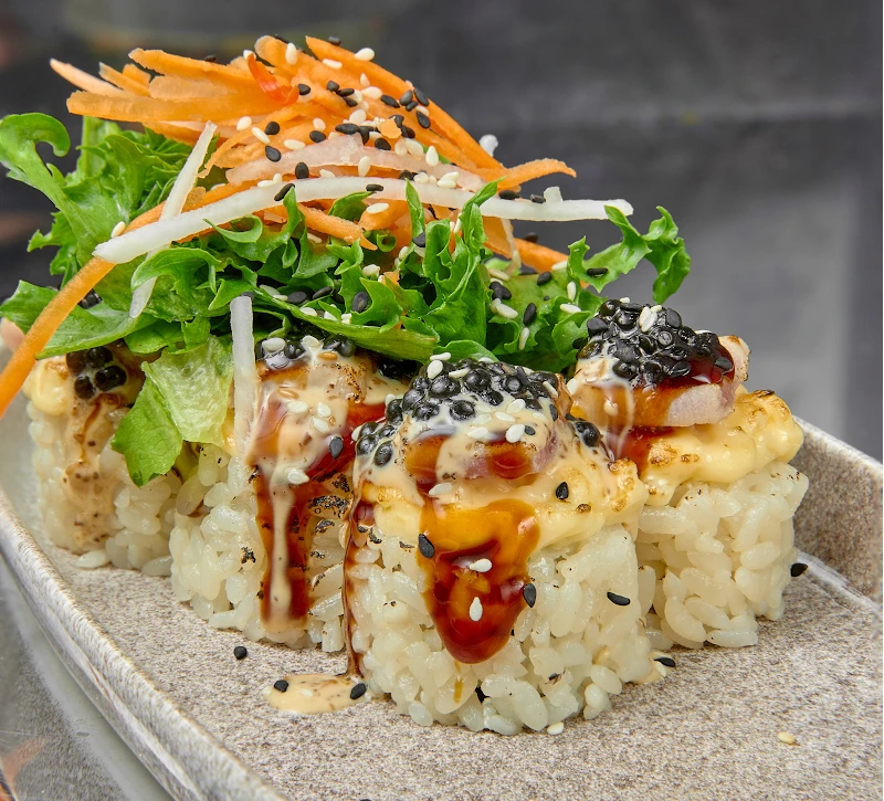 Опаленный с тунцом и пармезаном