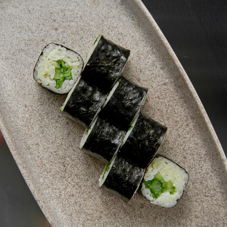 Маки с огурцом