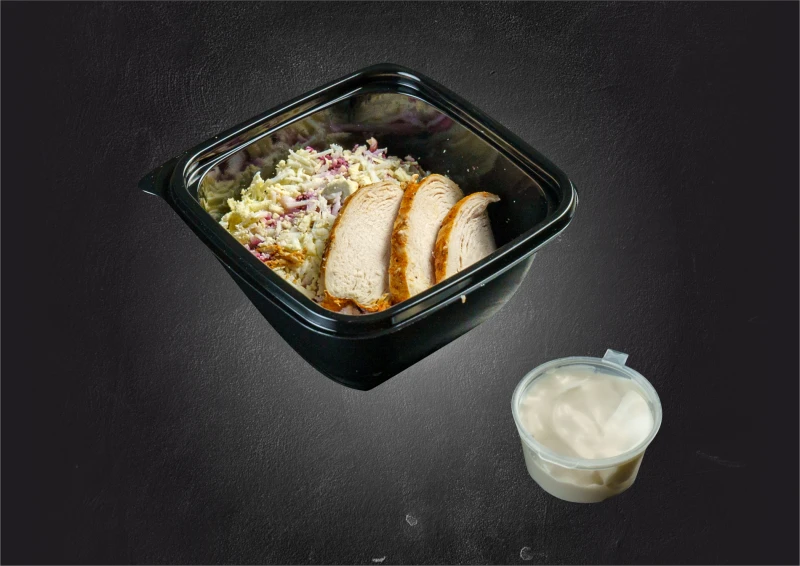 Салат с запеченной свеклой и курицей 200гр