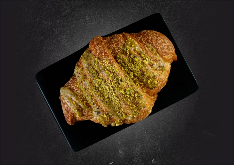 Круассан с фисташковой начинкой 100гр