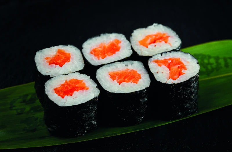 Ролл с лососем 