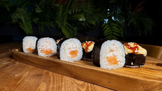 Запеченный маки с лососем