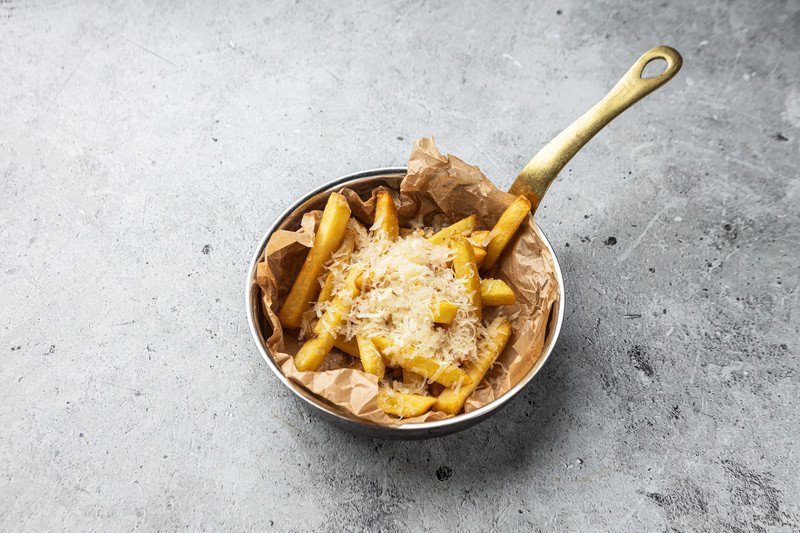 Картофель фри с пармезаном