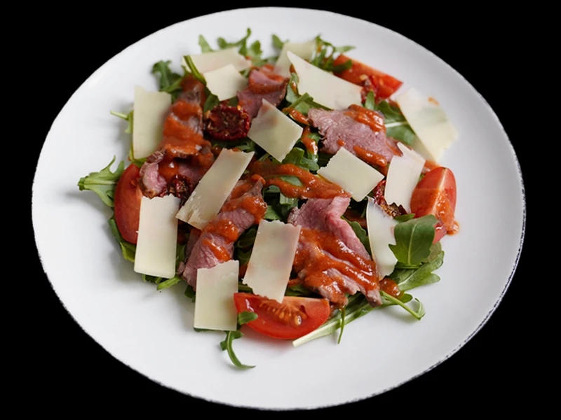 Салат с ростбифом