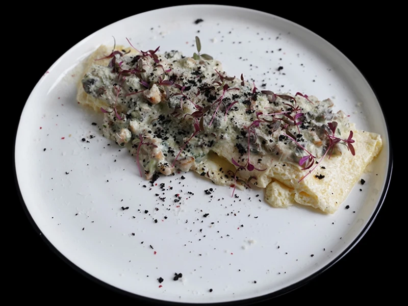 Омлет с курицей и грибами