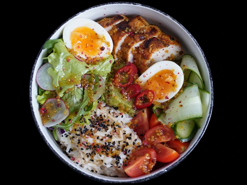 Боул с индейкой, рисом и гуакомоле