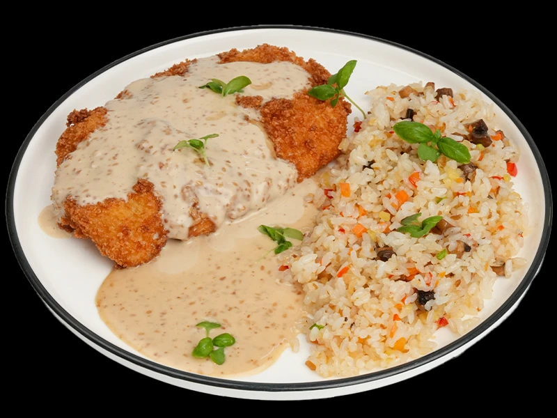 Куриный шницель с рисом и овощами