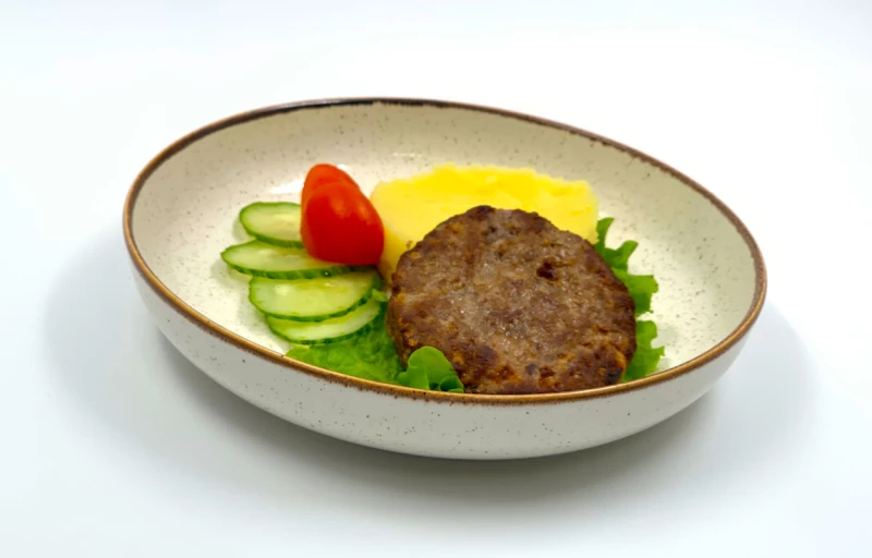 Мясная котлетка с картофельным пюре