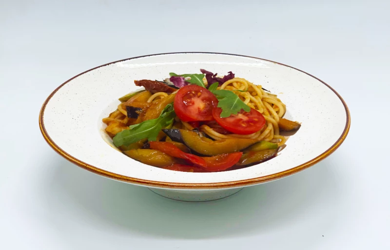 Паста вегетарианская с томатами
