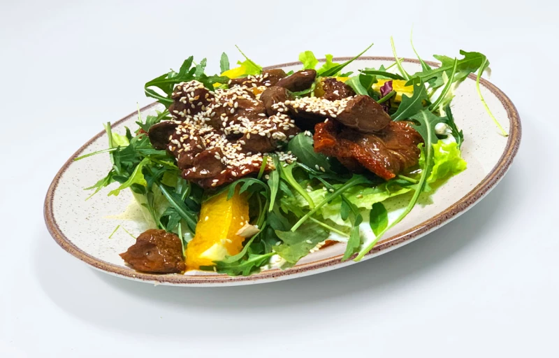 Салат из куриной печени