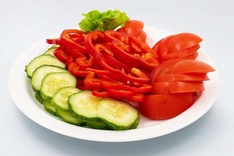 Ассорти из свежих овощей