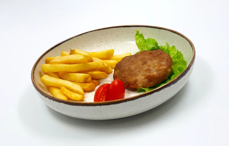 Куриная котлета с картофелем Фри