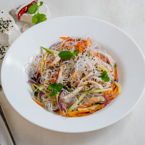 Салат с фунчозой 200г