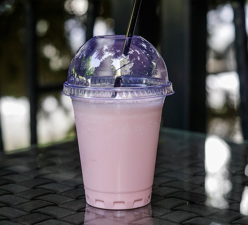 Милкшейк клубничный 300мл (доставка)