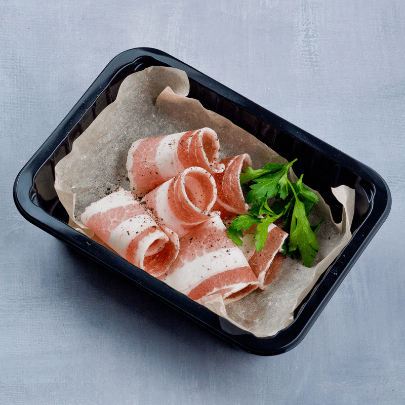 Сало с черным перцем и зеленью 