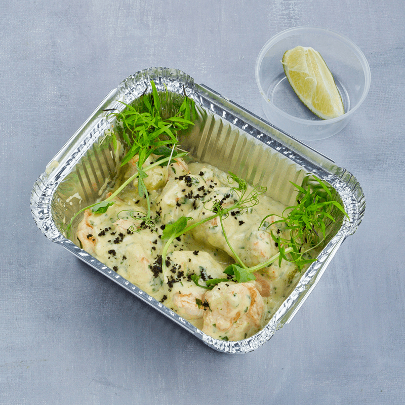 Тигровые креветки в сливках с соусом песто