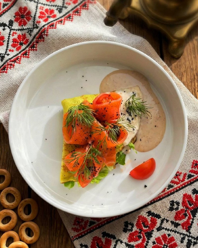 Блинчики с лососем