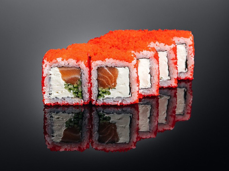 Ролл Калифорния с лососем