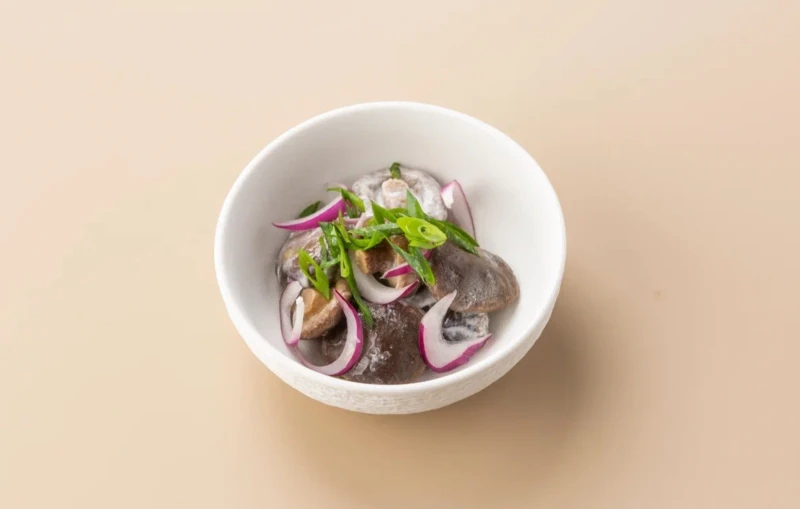 Грузди со сметаной и луком