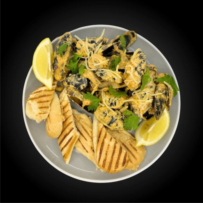 Мидии в соусе том ям (створки)