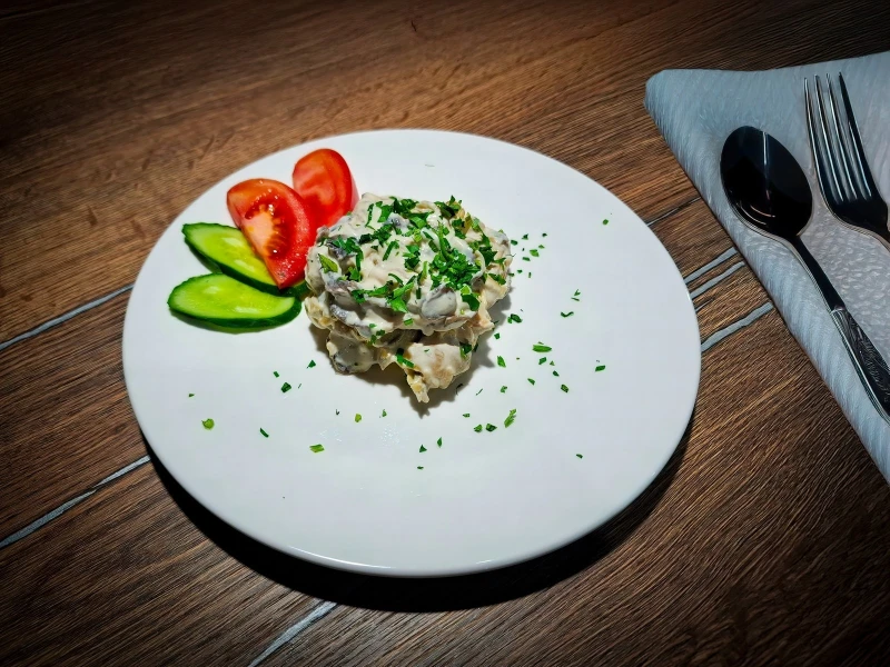 Фрикасе из курицы в сливочно-грибном соусесоусе 1/100