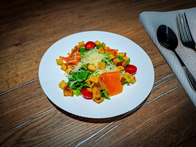 Цезарь с лососем