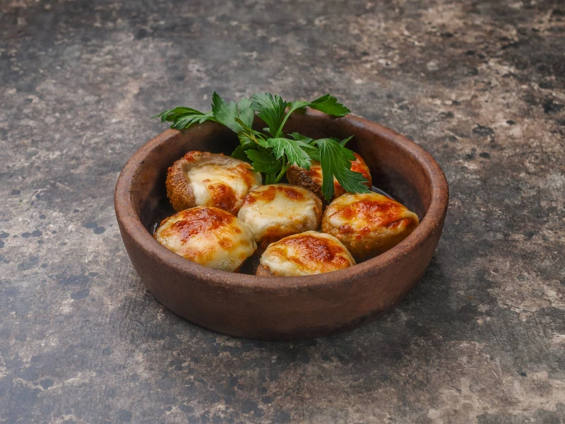 ЗАПЕЧЕННЫЕ ШЛЯПКИ ШАМПИНЬОНОВ 170ГР