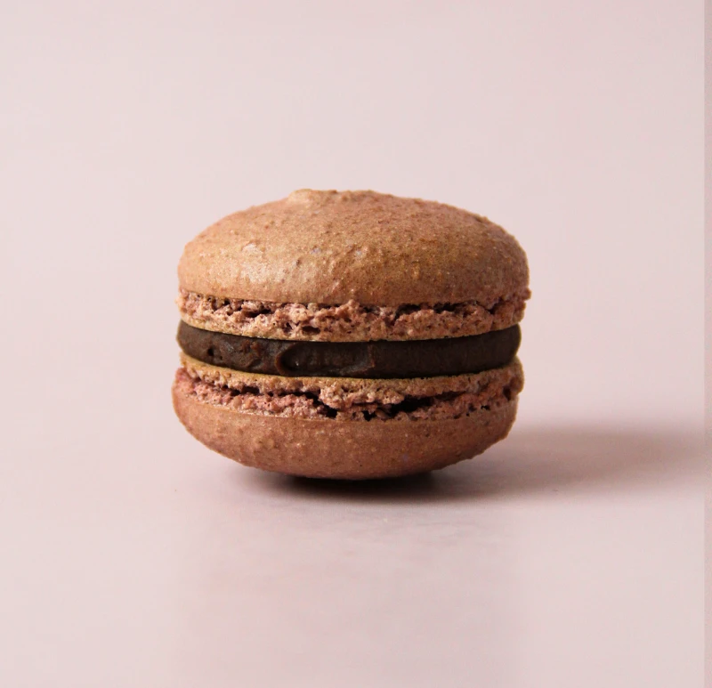 МАКАРОНС "ТЕМНЫЙ ШОКОЛАД ВИШНЯ"