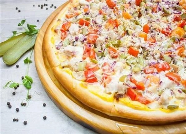 Пицца с копченым цыпленком