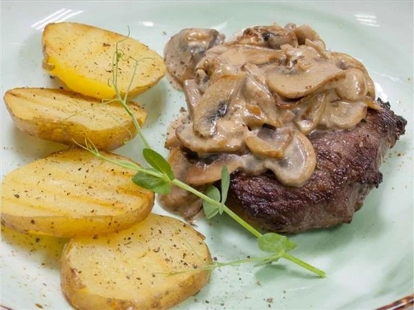 Отбивная из говяжьего стейка Даяна