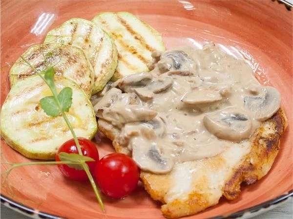 Отбивная из куриного стейка Даяна 