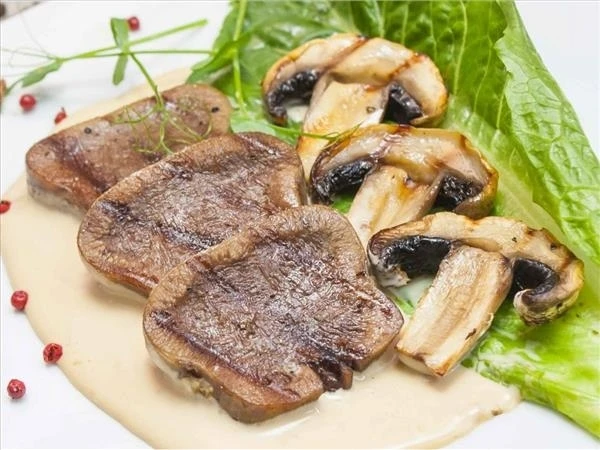 Язык на гриле