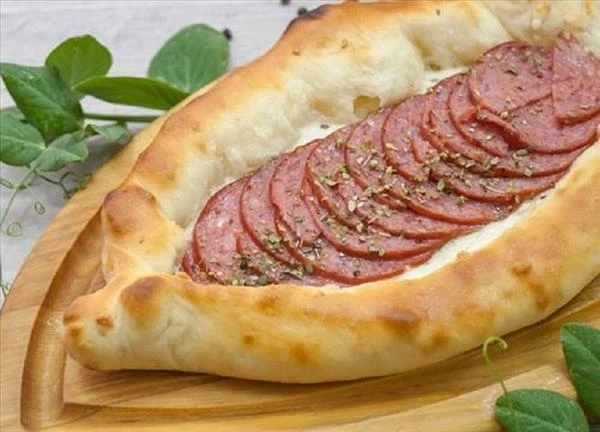 Хачапури "Пеперони" 