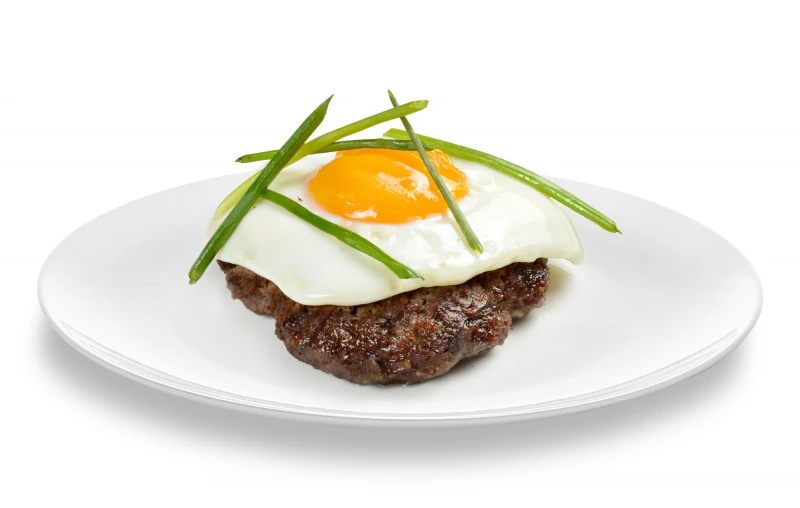 Бифштекс с яйцом