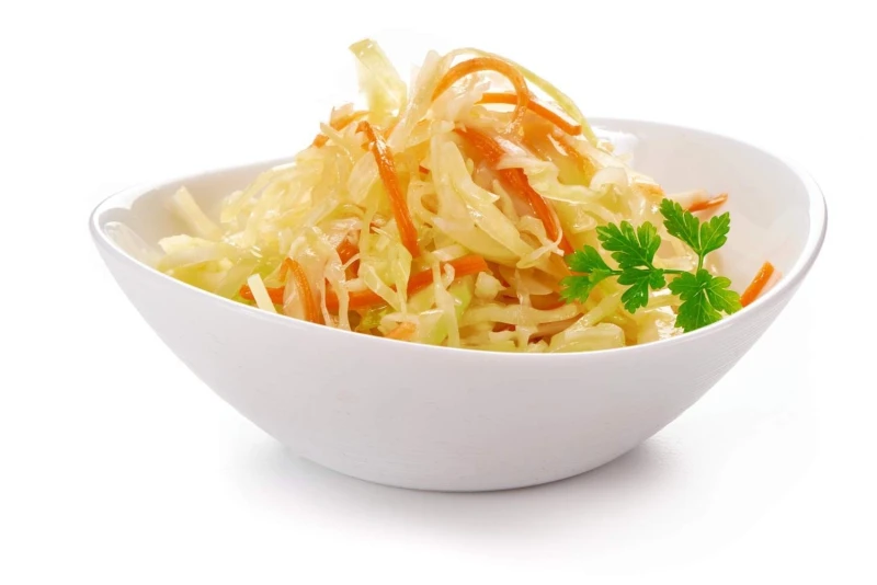 Салат овощной с капустой