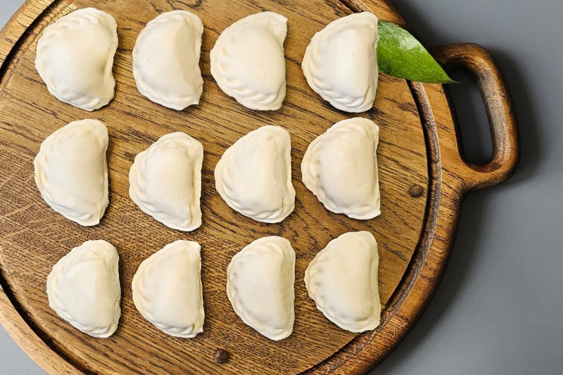 ВАРЕНИКИ С КАРТОШКОЙ И ЛУКОМ