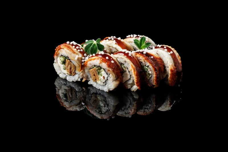 Ролл с угрем и омлетом