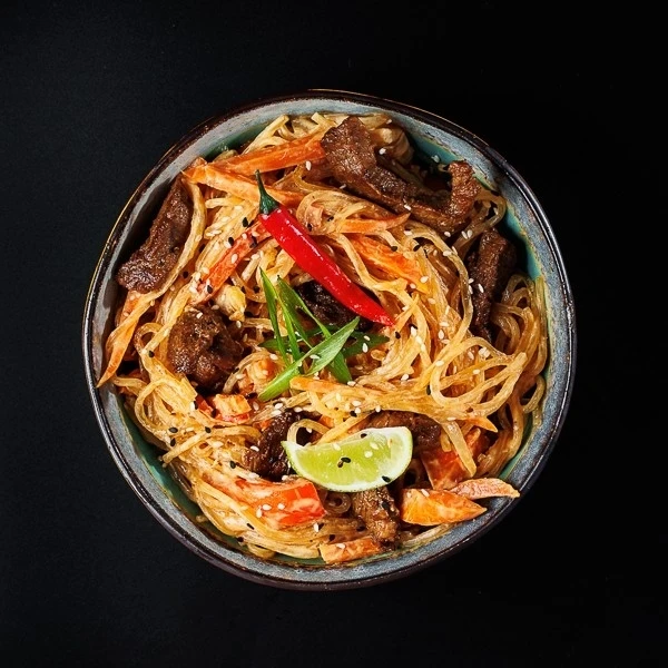 Харусаме с говядиной том ям