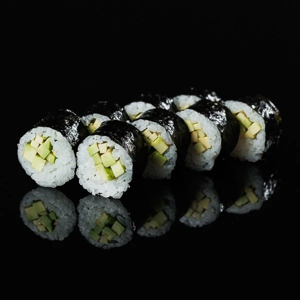 Ролл с авокадо