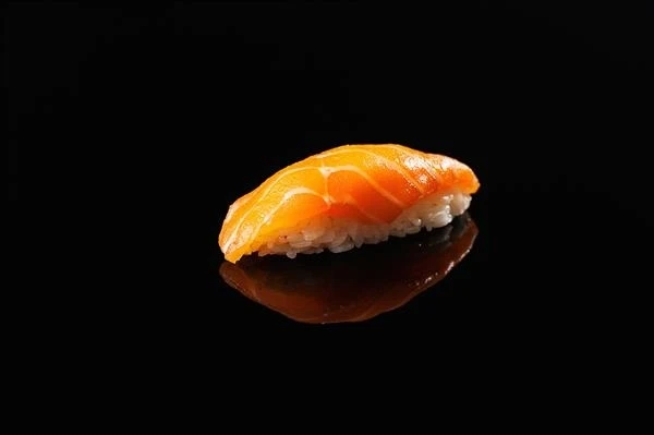 Суши лосось 