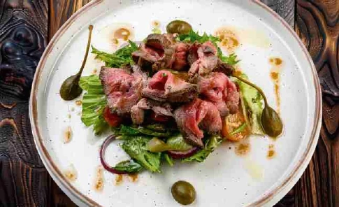 Салат с ростбифом 