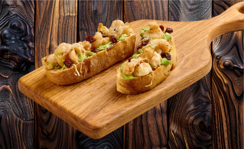 Брускетты с креветками