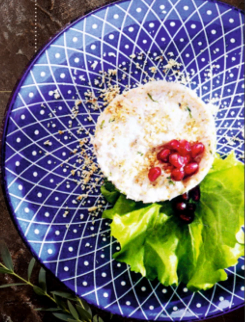 Салат из курицы с грецким орехом